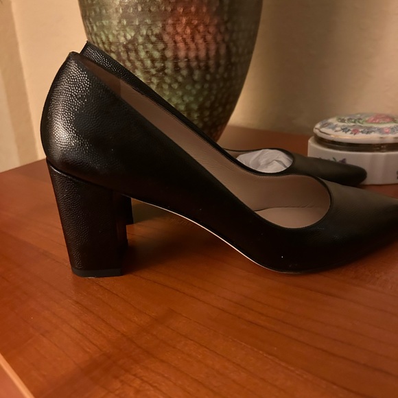 Stuart Weitzman Pumps (8) - Picture 4 of 5